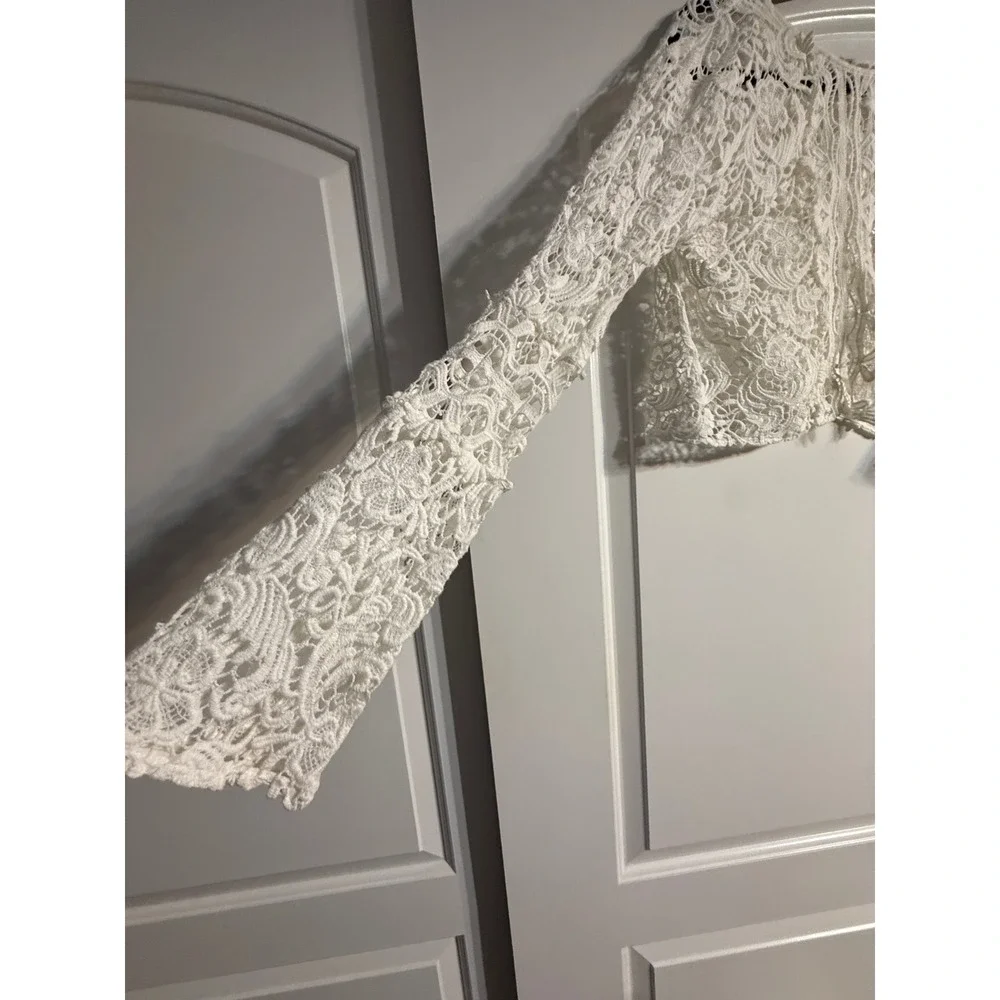 Zara Trafaluc Lace Crop Top Size M White Boho Crochet Long Sleeve Victorian